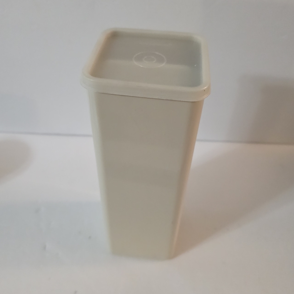 Tupperware Cheese Block Keeper - Picture 2 of 6